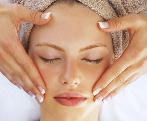 Máy massage giảm mỡ mặt hoạt động tựa như việc massage bằng tay