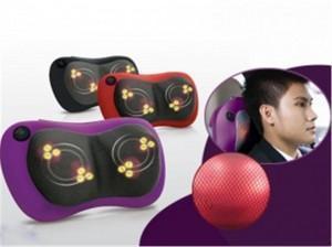 gối massage hồng ngoại Pillow Shachu kh đang lái xe