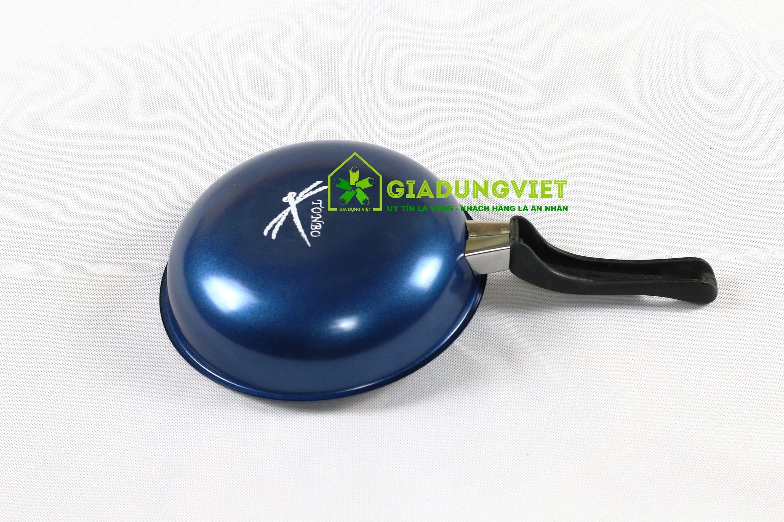 Cách sử dụng chảo đúng cách: - Vệ sinh sạch sẽ nồi chảo khi sử dụng; - Không để thức ăn thừa trong sản phẩm để bảo quản; - Không để mặn qua đêm, không cọ rửa nồi chảo khi còn quá nóng hoặc quá lạnh (không để sản phẩm trong tủ lạnh); - Không dùng vật bằng kim loại để cọ rửa sản phẩm.