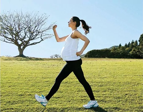 cách hạ đường huyết cho bà bầu bằng việc đi bộ