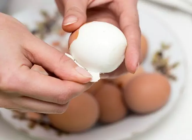 Trứng gà giúp chữa lẹo 