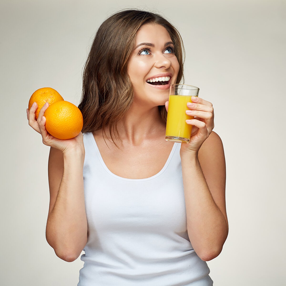 Uống nước cam sau khi luyện tập thể chất sẽ giúp bạn lấy lại năng lượng 