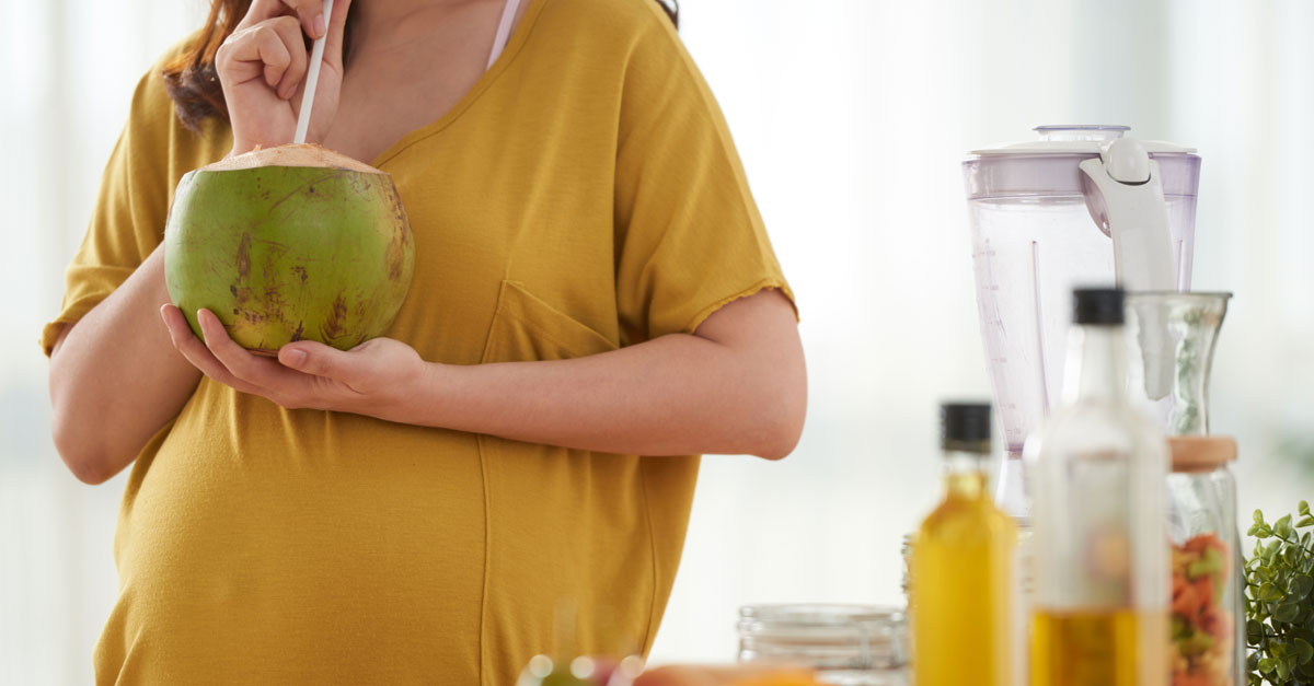 Mẹ bầu mắc tiểu đường cần lưu ý một số điều khi dùng nước dừa 