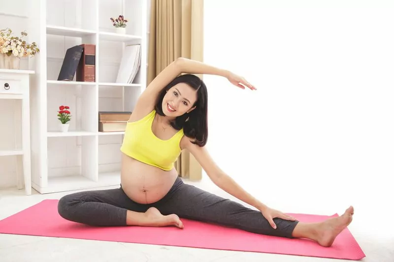 Bên cạnh chế độ ăn các mẹ cần vẫn động và tập thể dục nhẹ nhàng 