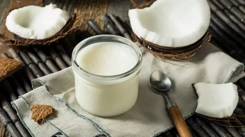Người có làn da khô đừng bỏ qua cách chăm sóc da bằng đâu dừa 