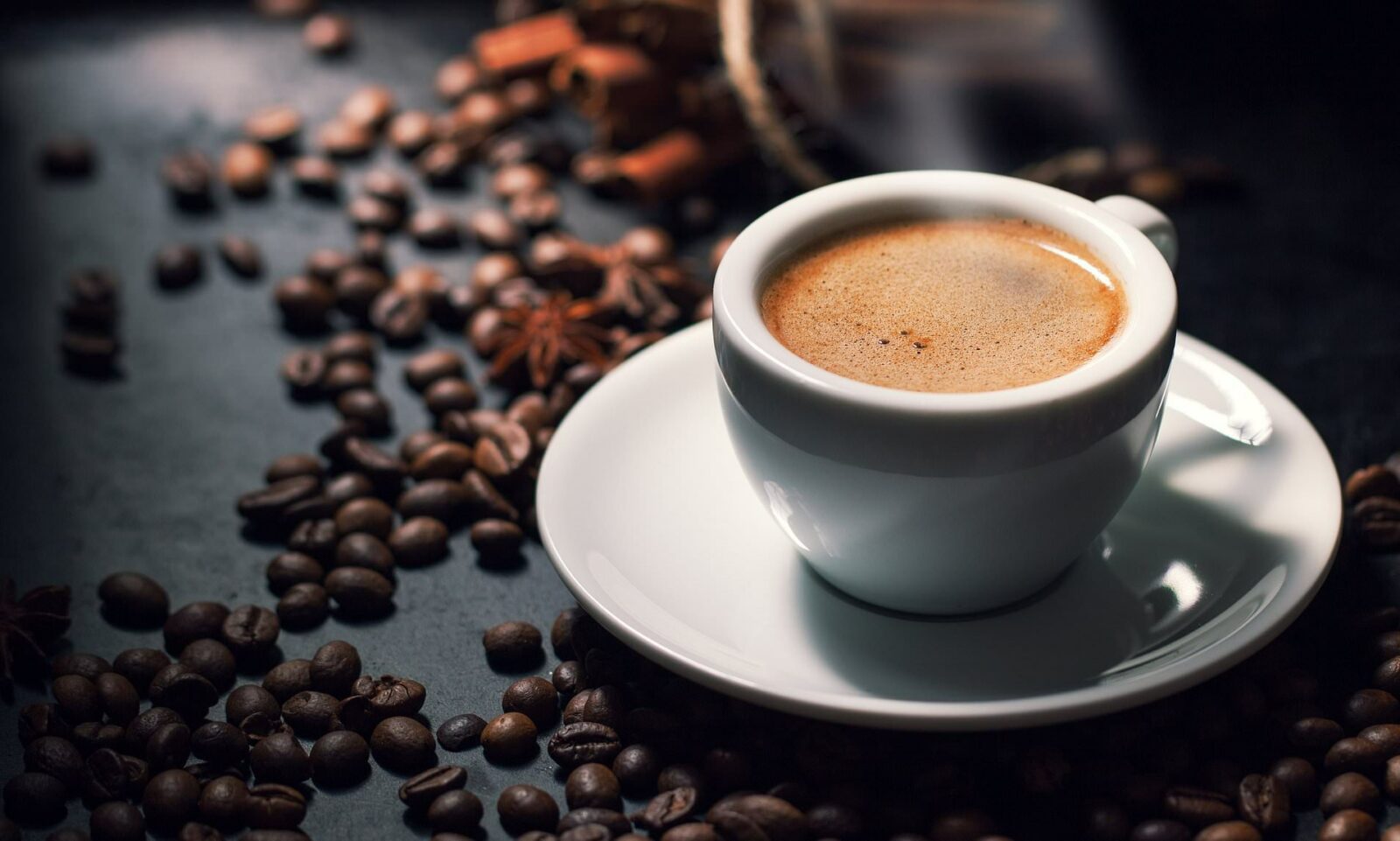 Tác hại của cà phê khi uống nhiều sẽ làm ảnh hưởng đến tiêu hóa, gây nên tình trạng tiêu chảy