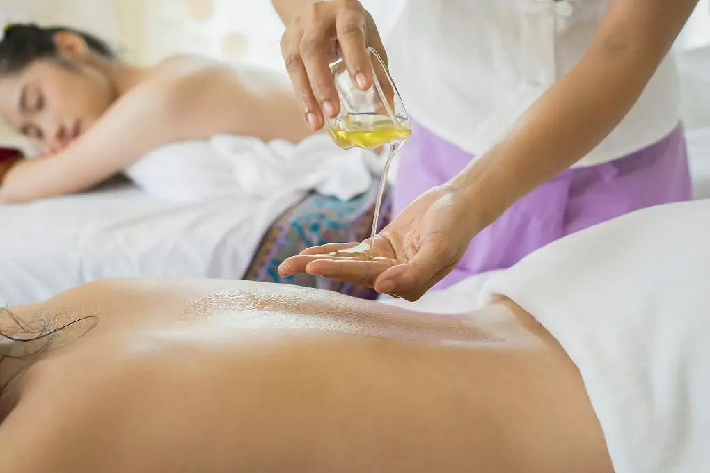 Massage giúp loại bỏ độc tố ra khỏi cơ thể và cải thiện tinh thần rất tốt