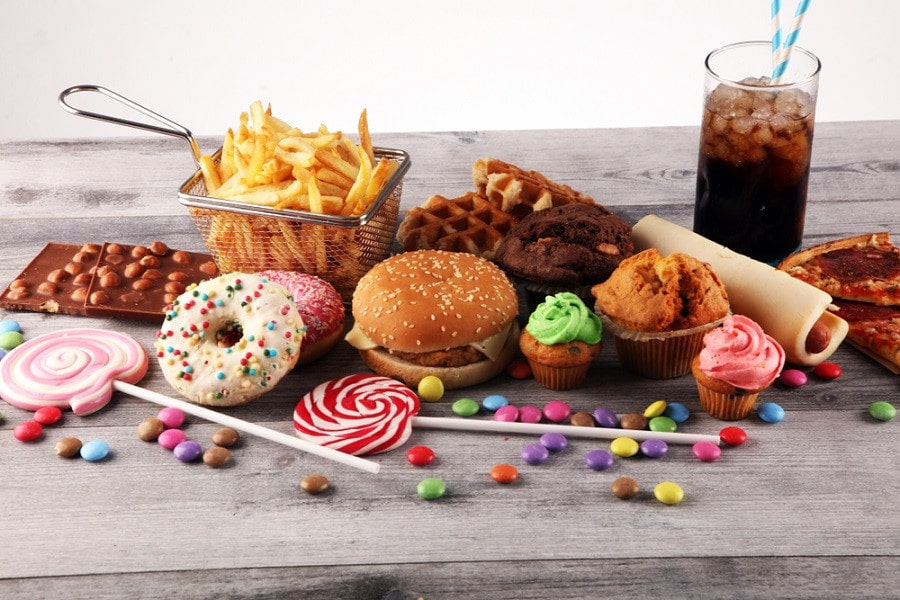 Các thực phẩm nhiều đường cũng cũng là nhóm thức ăn người bệnh cần tránh xa