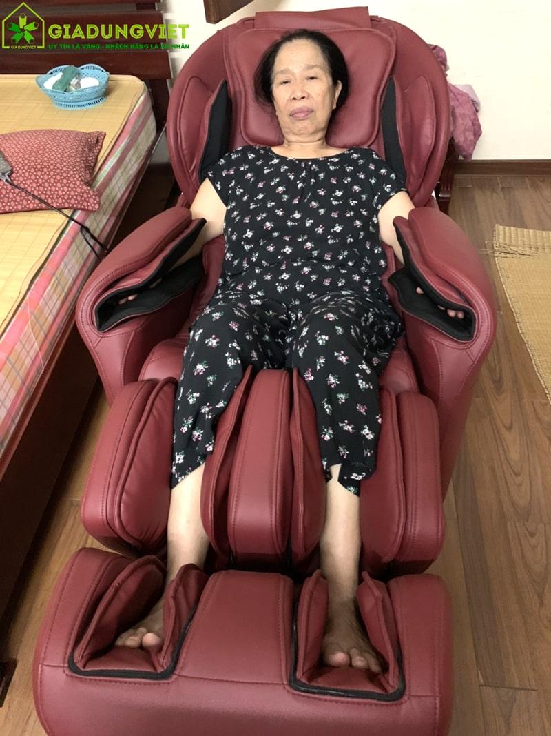 Ghế mát xa nhật bản Panasonic EP-MA73F - mẫu ghế massage cho người cao tuổi bán chạy nhất.