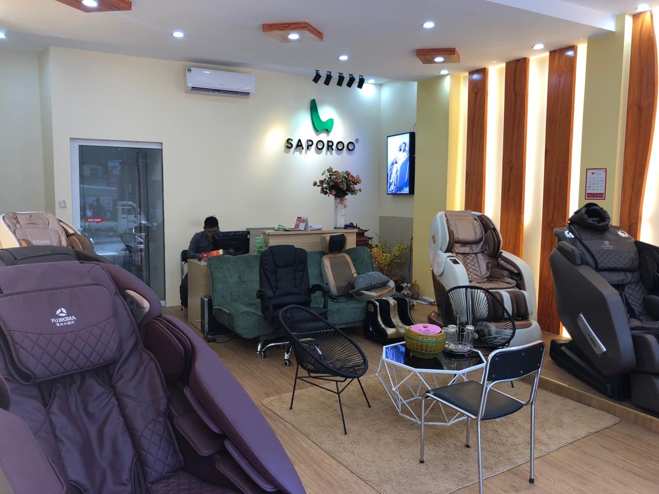 Shop Gia Dụng Việt 555 Thụy Khuê phân phối ghế massage chính hãng