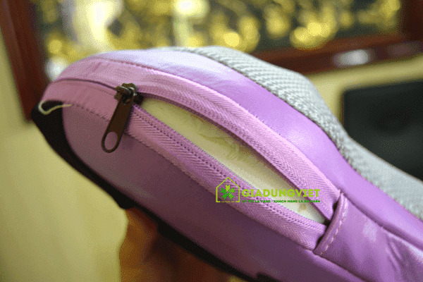 Gối massage hồng ngoại FP-828 dễ dàng tháo vỏ để vệ sinh